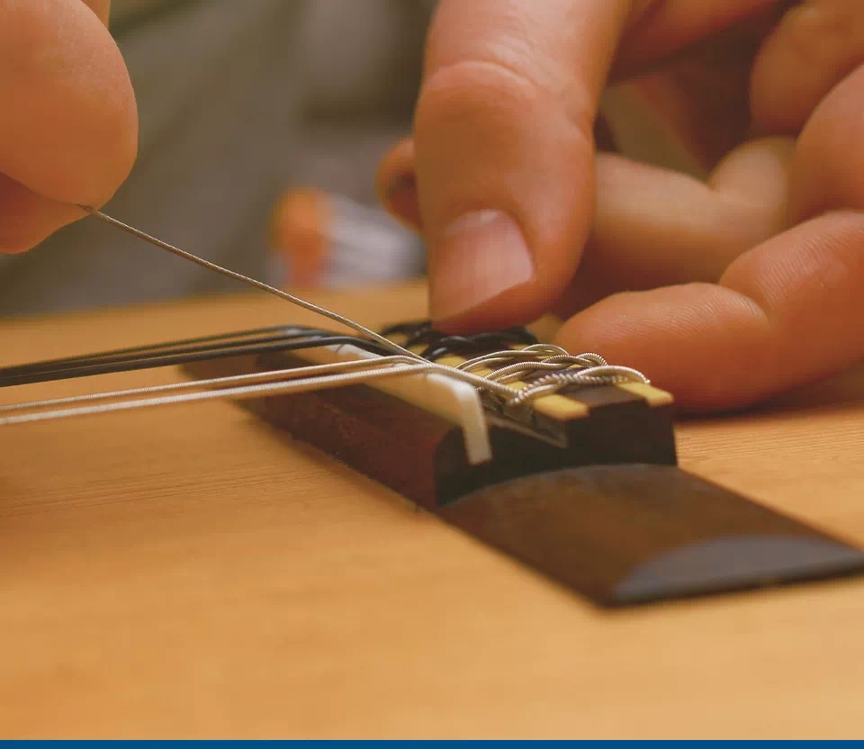 Ustawianie strun na&nbsp;gitarze