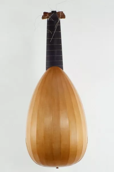 lutnia-renesansowa-8-chorowa-3